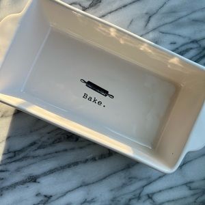 Rae Dunn bake dish